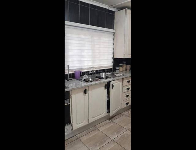 3 BEDROOM HOUSE FOR SALE IN MEADOWLANDS